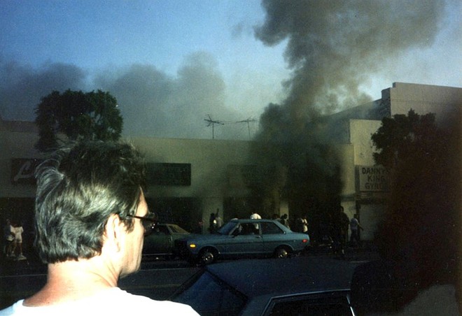 1992년 4월 29일, 미국 로스앤젤레스의 사우스 센트럴&nbsp;지역에서 일어난 폭동은 6일 동안 계속됐다. (사진 출처 =&nbsp;commons.wikimedia.org)<br>