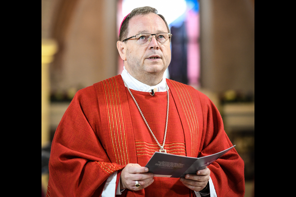 2019년 9월 15일자 사진에 담긴 독일 주교회의 의장인 림부르크 교구의 게오르크 베칭 주교. 자칭 “보수적”인 베칭 주교는 폭넓은 주제에 관해 인터뷰하면서 가톨릭교회는 변화할 필요가 있다고 말하고, 또한 교황청이 독일 교회를 대하는 태도를 비판했다. (사진 출처 = CNS)