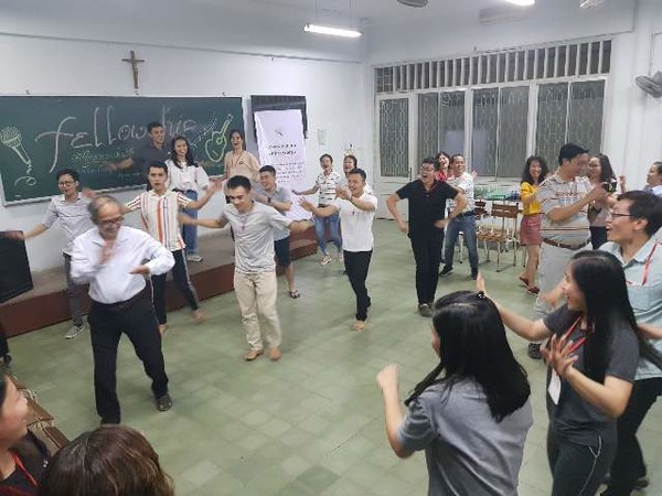 2020년 2월 열린 베트남 이동학교 마지막 날 친교 시간인 '문화의 밤' 때 참가자들 모습. ⓒ황경훈