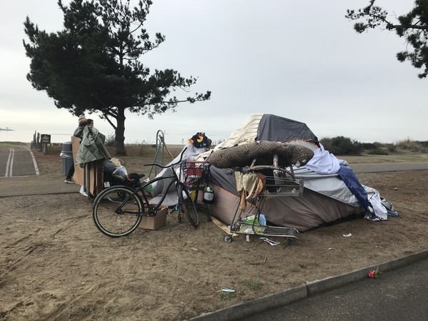 팬데믹에 더 많은 사람은 집을 잃고 일거리를 잃고 거리에 나앉는다. 그리고 더 많은 사람이 가난 속에 살아갈 것이다. ©️박정은<br>