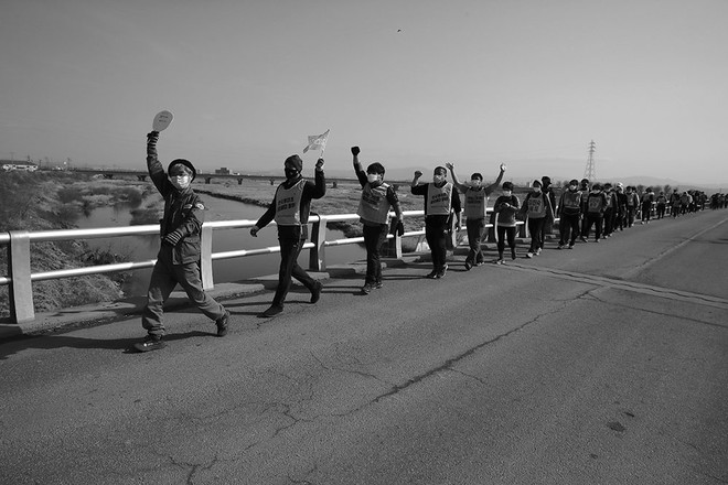 문재인 정부는 정의의 길, 인간화의 길, 시대의 길을 걷고 있는 '희망뚜벅이'들의 행진을 막지 말아야 합니다.&nbsp;©️장영식<br>