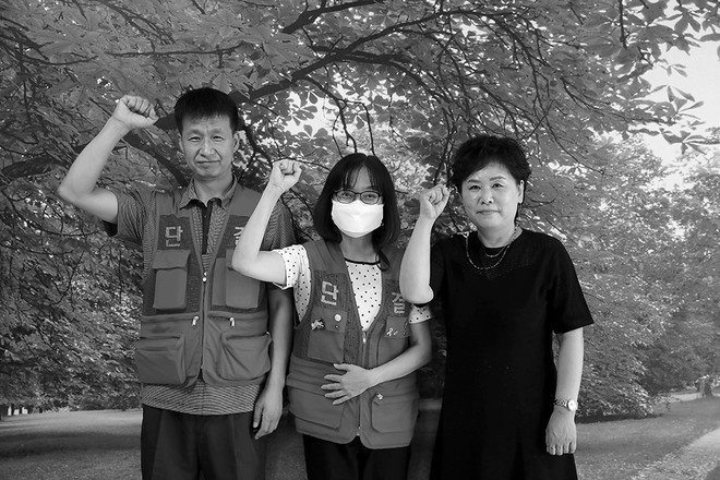 장명희 지회장의 원직 복직에 끝까지 함께했던 부산지역일반노조 전규홍 국장과 부산민주노총 노동특위 김둘례 간사가 원직 복직 합의 이후&nbsp;기념 사진을 남겼다.&nbsp;©️장영식