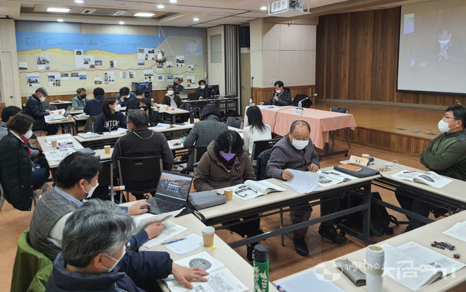 한국주민운동 50주년 기념 워크숍 ‘전환의 시대, 가난, 공동체, 생명의 미래’가 25-26일 서울 AFI 전진상센터에서 열렸다. ⓒ김수나 기자
