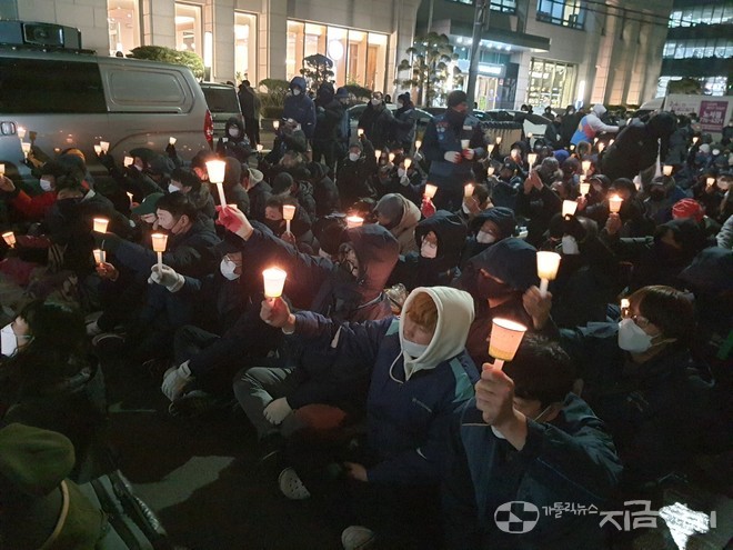 이날 미사에서는 교회 공동체가 택배 노동자의 아픔을 함께하길 기도했다. ⓒ김수나 기자<br>