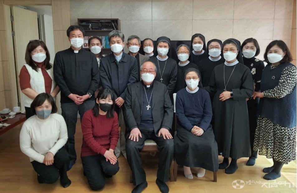 이날 강신숙 수녀(성가소비녀회 의정부관구장) 등 성가소비녀회 의정부관구 수도자들과 별내 성당 주임 및 부주임 신부와 봉사자, 북한이탈주민 등이 함께했다. ⓒ김수나 기자