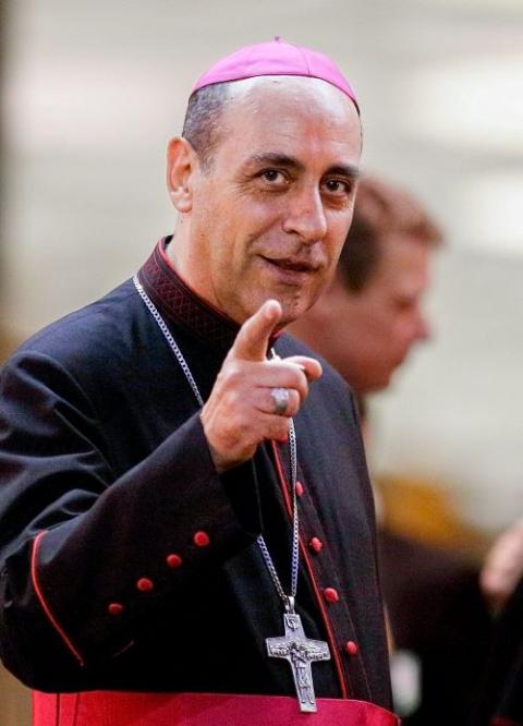신임 신앙교리부 장관 빅토르 마누엘 페르난데스 대주교. 2014년 10월 바티칸에서 열린 가정에 관한 특별시노드 폐회식 때의 자료사진. (사진 출처 = NCR)