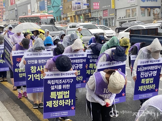 뒤따르는 시민과 종교인들. ⓒ정현진 기자