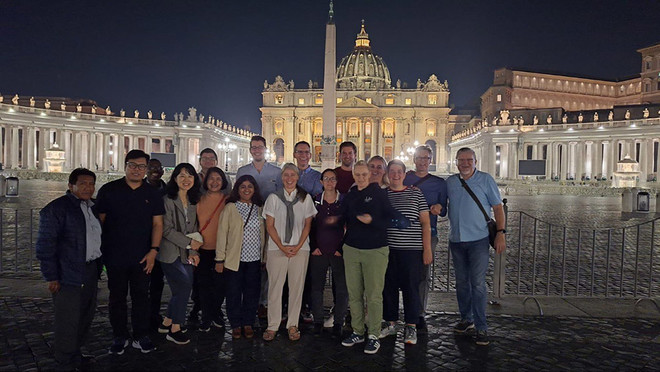 바티칸 성 베드로 성당과 광장을 방문한 참가자 ⓒ독일 전문 사목 직무자 협회