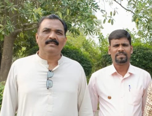 (왼쪽부터) 평신도 연구소 협력자  리아즈 다비드(Riaz David)와 교리교사 꾸람 샤자드(Khurram Shahzad). ©황경훈<br>