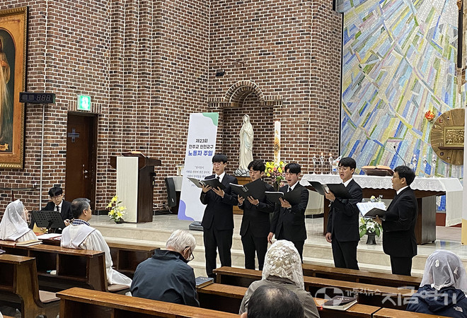 인천교구 신학생 동아리 '밀알회' 회원들의 축가. ⓒ정현진 기자