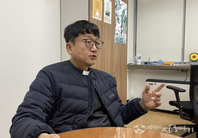 서울대교구 빈민사목위원장 나충렬 신부 ⓒ정현진 기자<br>