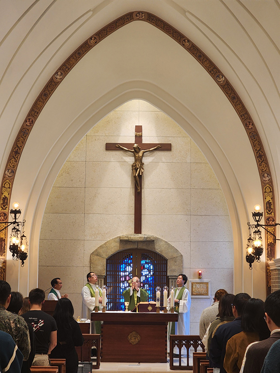 JSA 성당에서 봉헌한 미사. (사진 제공 = 가톨릭동복아평화연구소) <br>