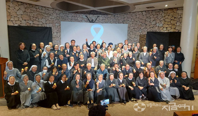 다큐 연극 '사난살주' 공연 뒤에.&nbsp;©경동현 기자<br>