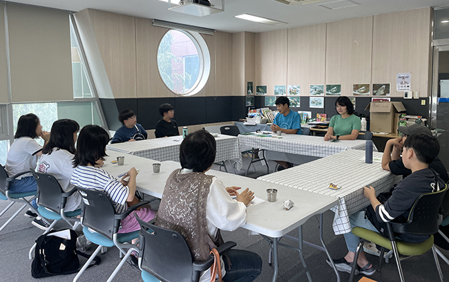 아이들과 함께하는 환경 생태 교육.&nbsp;(사진 제공 = 정명희)