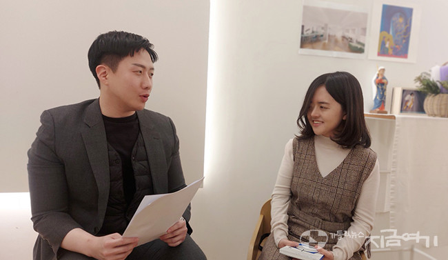 박정현 스테파노와 김규연 소화데레사. ⓒ경동현 기자<br>