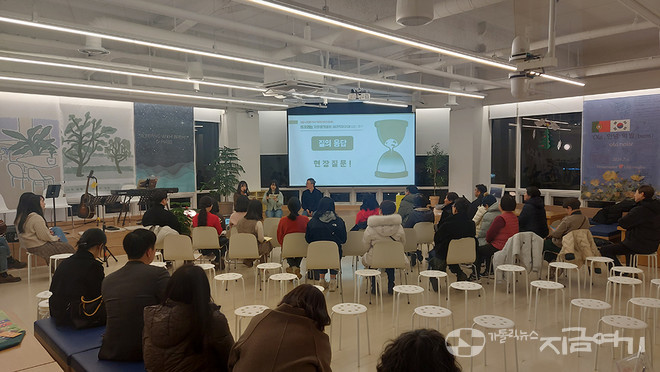 지난 13일 '왜 우리는 기후위기에서 이타적이어야 하는가?'를 주제로 조천호 박사(전 국립기상과학원장)를 초대한 토크 콘서트. ⓒ경동현 기자<br>