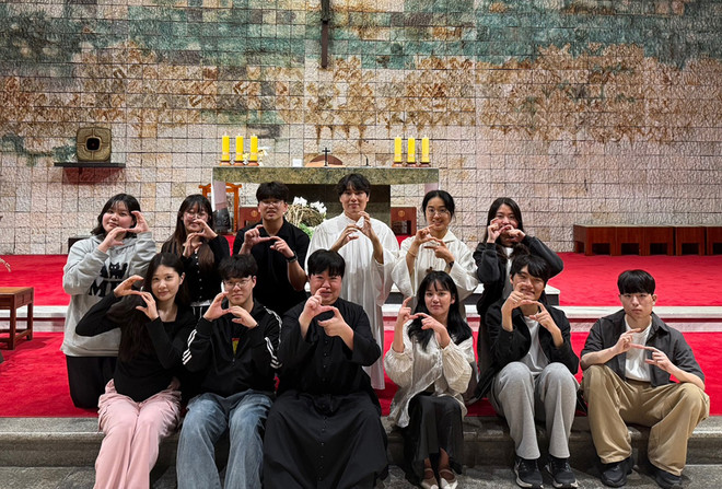 혜화동 성당 청년부에서 '성균관대학교 반촌' 이름으로 활동하고 있는 회원들. (사진 제공 =&nbsp;성균관대 가톨릭학생회 반촌)<br>