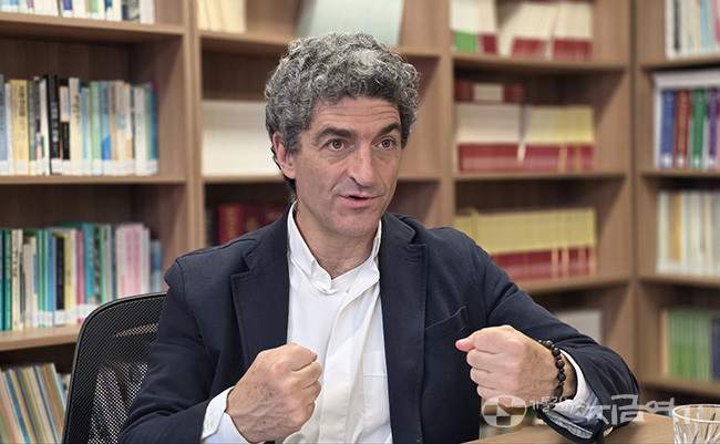 전 교황청 온전한인간발전촉진부 차관보 아우구스토 잠피니 신부. ©경동현 기자<br>