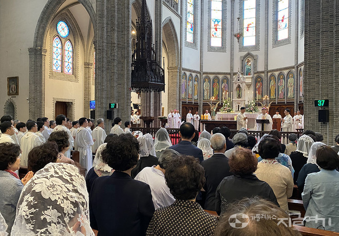 27일 서울 명동 대성당에서 프라도 사제회 한국 진출 50주년 기념 미사를 봉헌했다. ⓒ정현진 기자