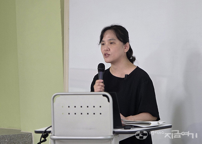 9일 이미영 선임연구원이 '청년 세대와 젠더 갈등'을 주제로 발제하고 있다. ©경동현 기자<br>