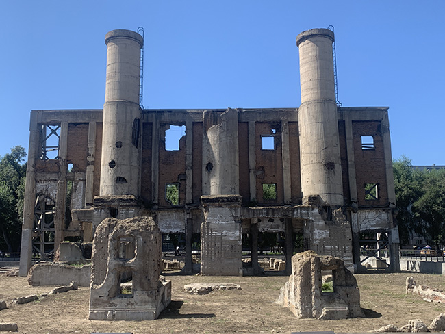 생체 실험 피해자의 시신을 태워 증거를 없앤 보일러실의 잔해. ⓒ2025 만주평화순례단<br>