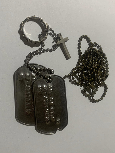 십자가는 신병교육대 개신교에서, 묵주는 천주교 종교 행사 때 받았다. 인식표는 나름 에큐메니컬했다. ©김지환<br>