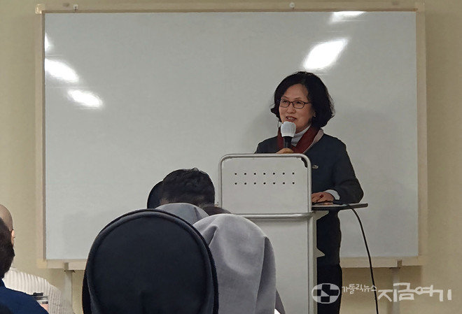 ‘변두리’에서 마음을 다시 묻는 이은선 소장. ⓒ장소현 기자<br>