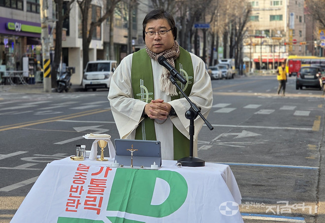 강론하고 있는&nbsp;원동일 신부(의정부교구). ⓒ경동현 기자<br>