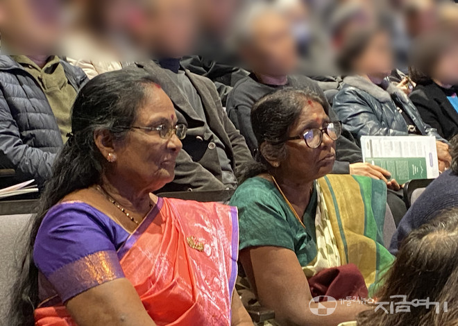 제27회 지학순정의평화상 수상자 스리랑카실종자가족협회 (왼쪽부터) 사로야 칸타사미 활동가와 릴라데비 아난다나다라야 사무총장. ⓒ정현진 기자&nbsp;<br>